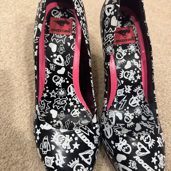 Heels - Picture 2 of 5